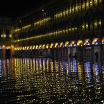 Disagi da acqua alta. Venezia, piazza San Marco, livello marea + 145 cm, 25-12-2009