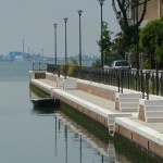 Difese locali. Abitato di Malamocco, interventi di rialzo e consolidamento di rive e pavimentazioni, rio Coletti, laguna di Venezia, 05-2004