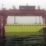 Bocca di porto di Malamocco - Posizionamento della prima paratoia della barriera - 21 febbraio 2017 ore 10:24