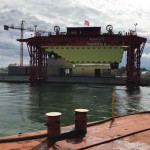 Bocca di porto di Chioggia - Posizionamento della prima paratoia della barriera - 25 settembre 2017
