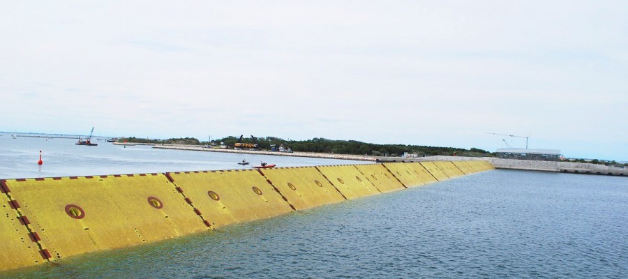 Movimentazione delle barriere di Malamocco e Chioggia